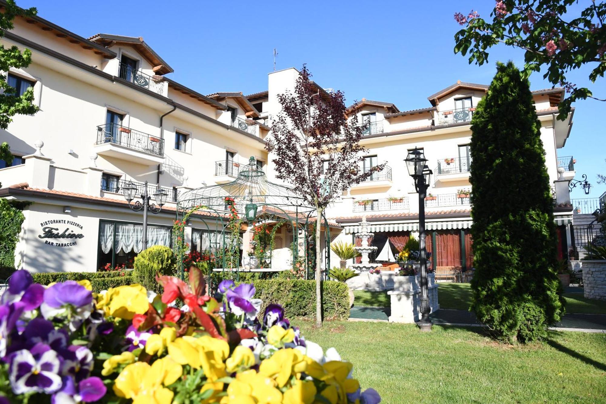 Fashion Hotel Valmontone Exteriér fotografie
